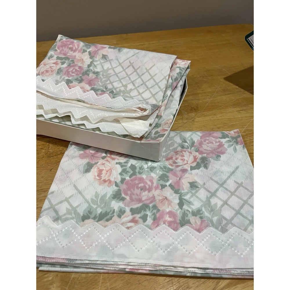 Gloria Vanderbilt Vtg Pastel Floral (2) Valances Trim Embroidered‎ Lalique 1989